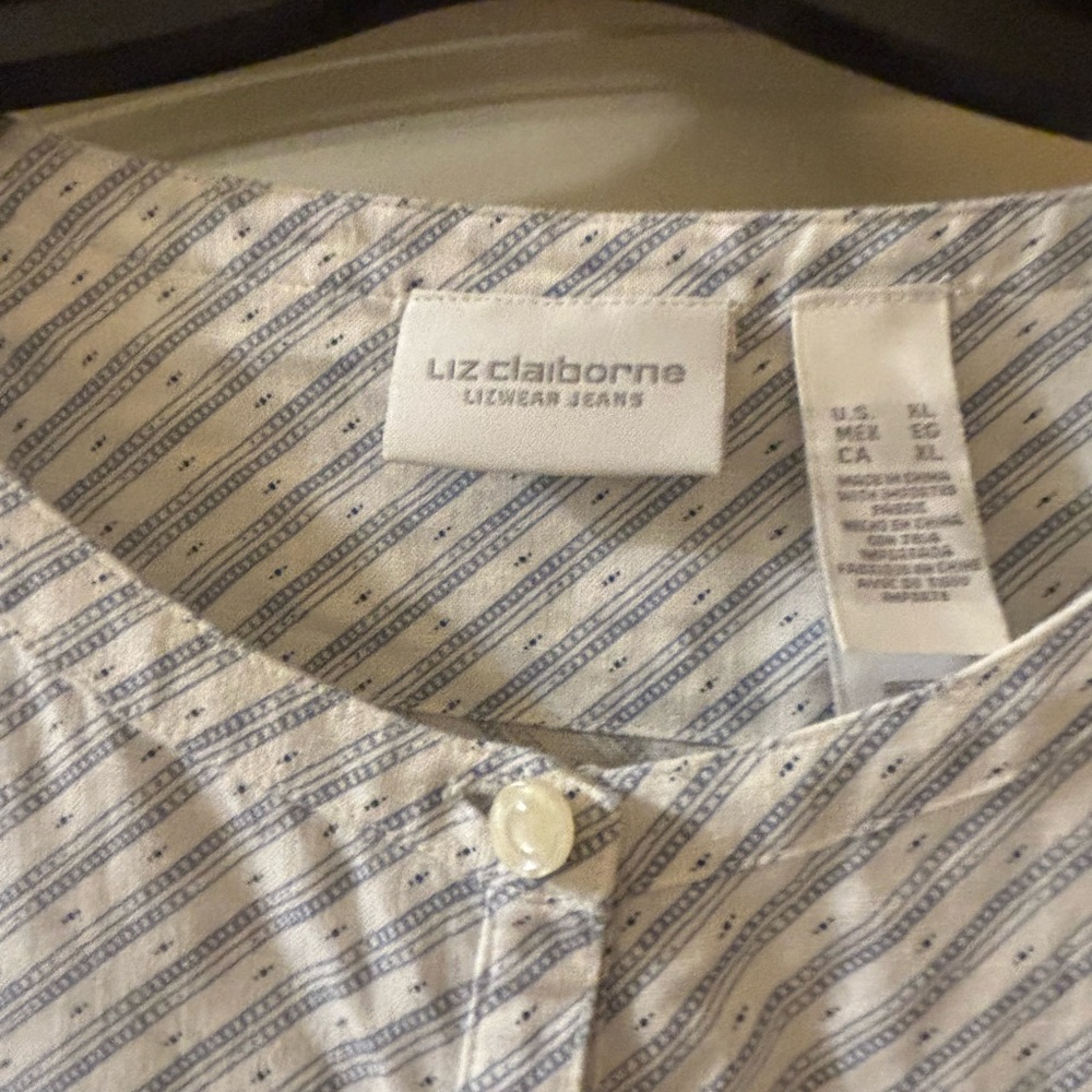 Liz Claiborne Blue and White Linen Blend Tunic - Picture 3 of 4